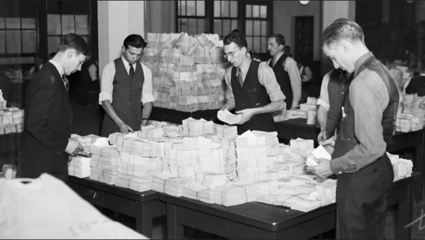 executive order 6102 bank run gold seizure confiscation 1933