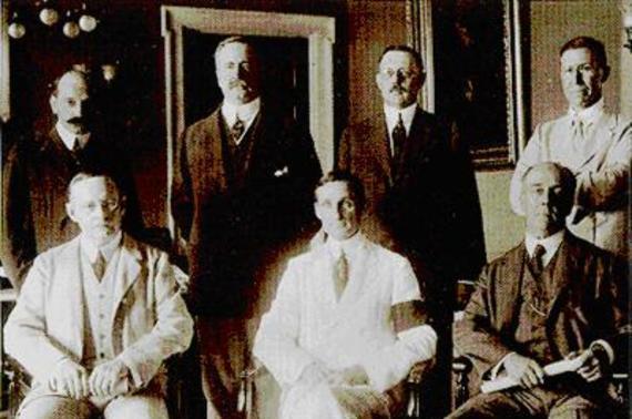 meeting members of federal reserve act 1910